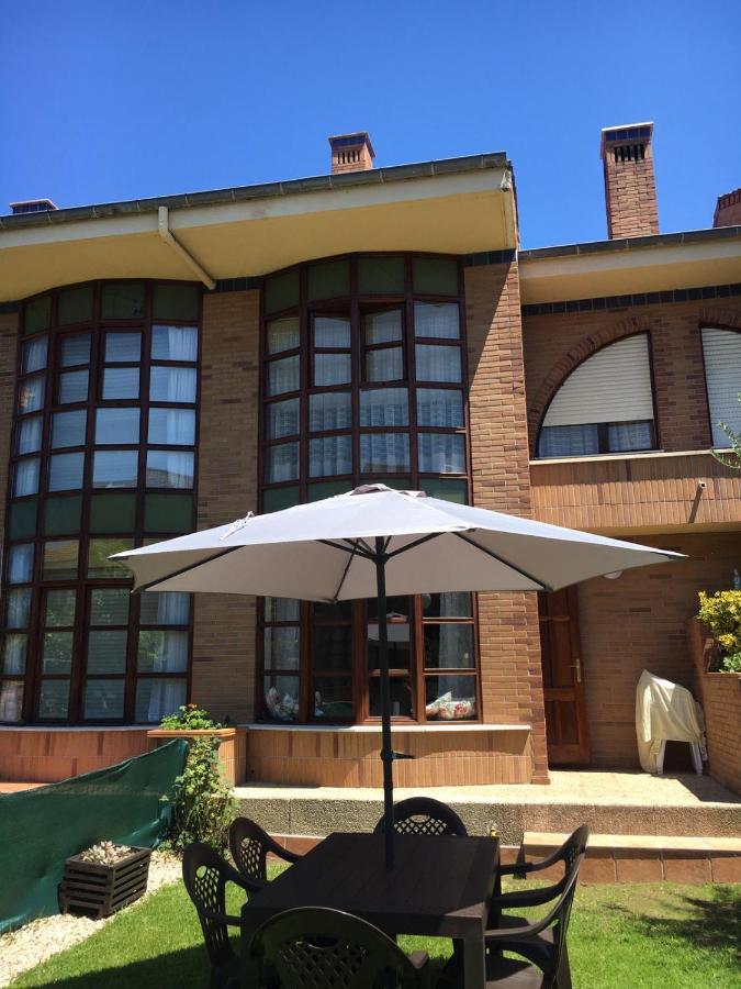 Chalet En Laredo Cerca De La Playa. Villa Exterior foto